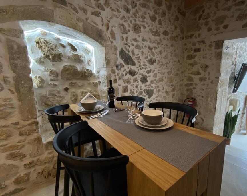 Stavlos Traditional Аципопуло